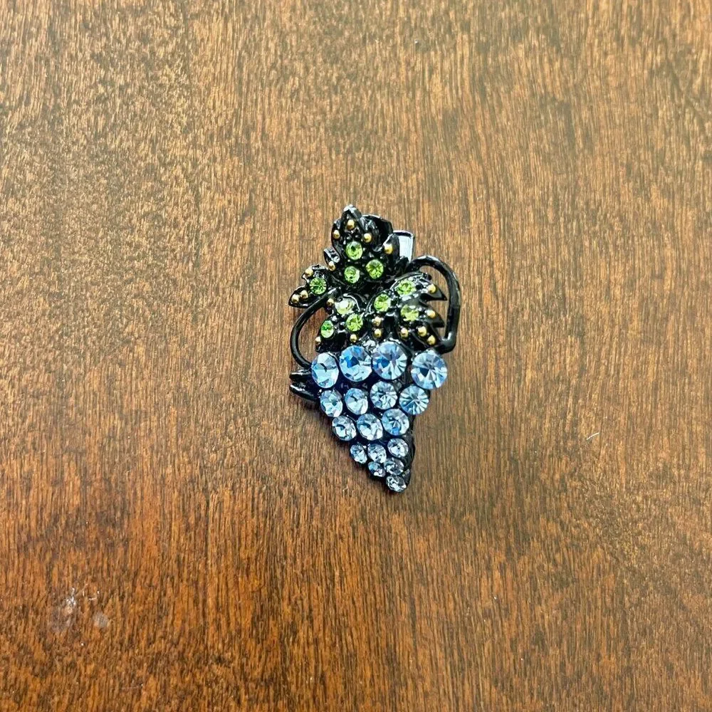Bundle of 1980s Vintage Hair Clips / Barrettes (embroidered, bunch of grapes)
